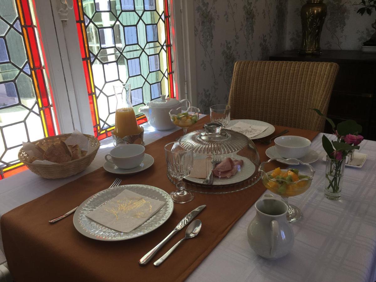 Bed and Breakfast Manoir De L'Epine Saint-Severin Екстер'єр фото