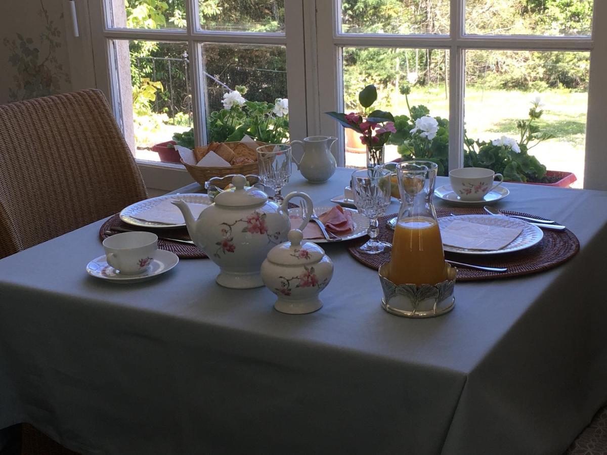 Bed and Breakfast Manoir De L'Epine Saint-Severin Екстер'єр фото